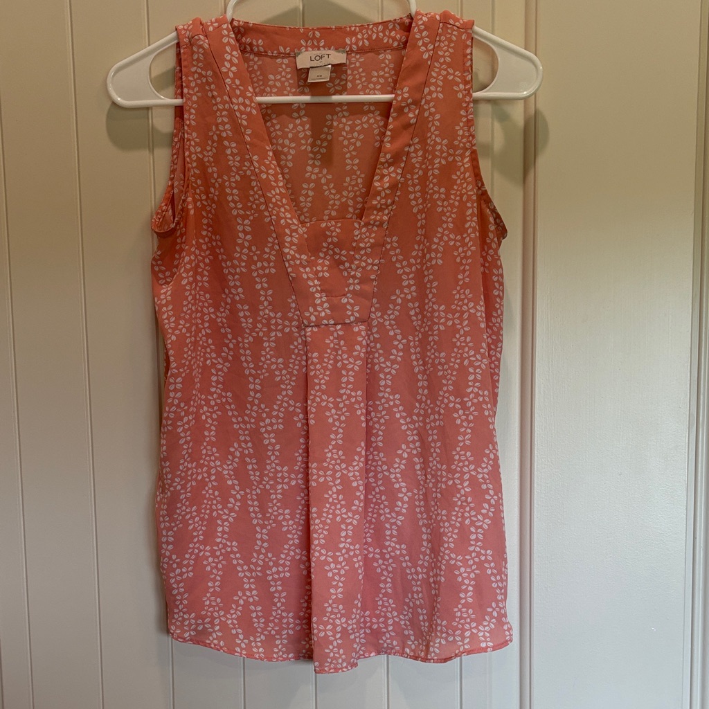 Loft Peach Sleeveless Top With White Design